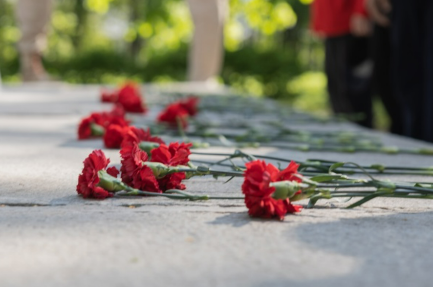 Именно так мы назвали событие возложения цветов к мемориалам памяти наших предков.